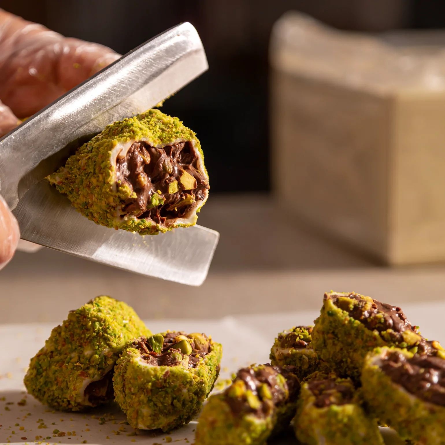 2H4A6853 Antep Baklava-Flavored Turkish Delight (5kg Box) - Image 1